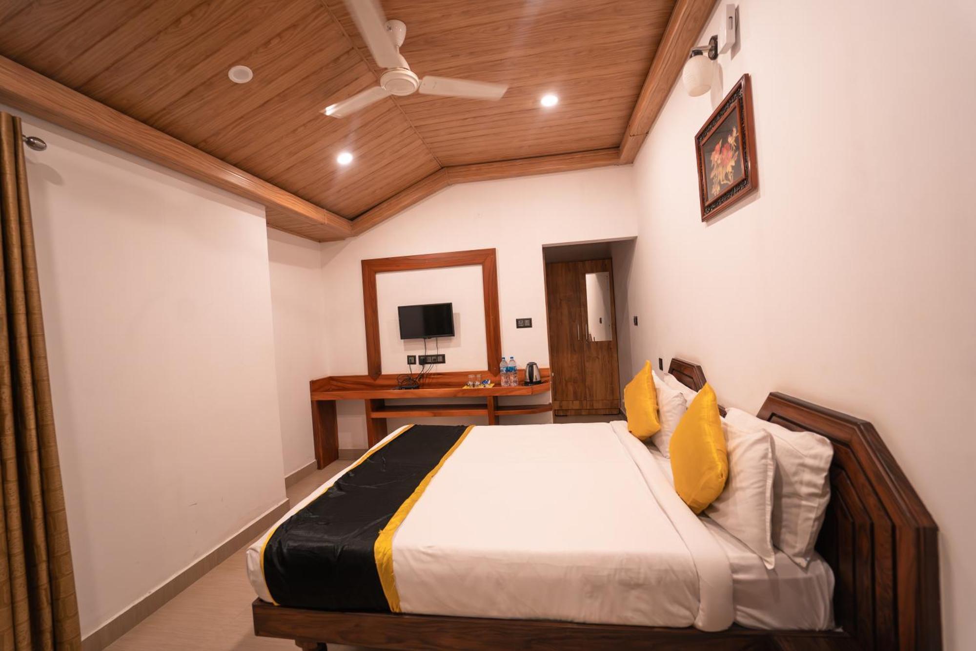 Kingmaker'S Plantation With River Stream Madikeri Exterior photo