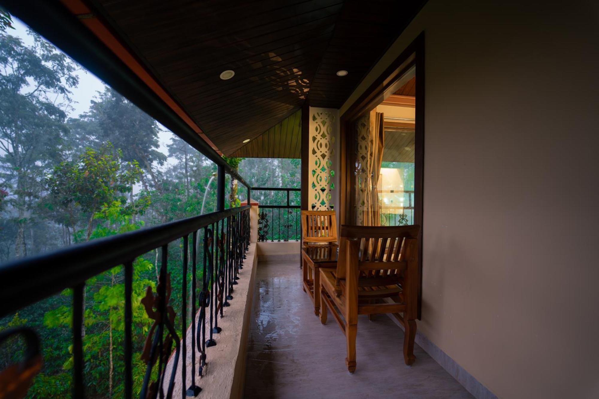 Kingmaker'S Plantation With River Stream Madikeri Exterior photo