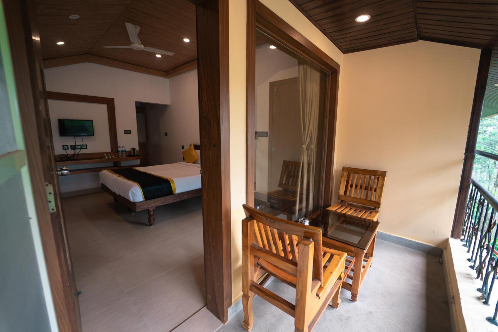Kingmaker'S Plantation With River Stream Madikeri Exterior photo